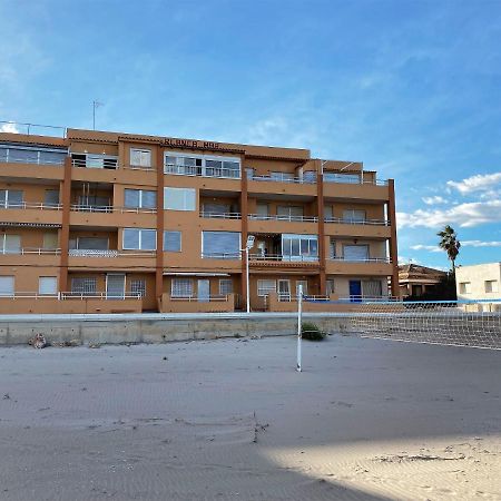 Beachfront Apartment With A Terrace Mareny Barraquetas Exterior photo